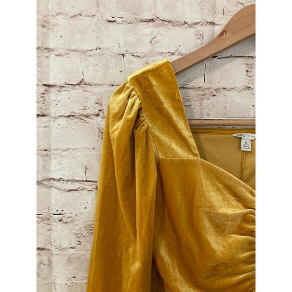 Cato Top Womens Medium Mustard Gold Velvet Cropped Ruched Boho Hippie Stretch - Picture 2 of 13
